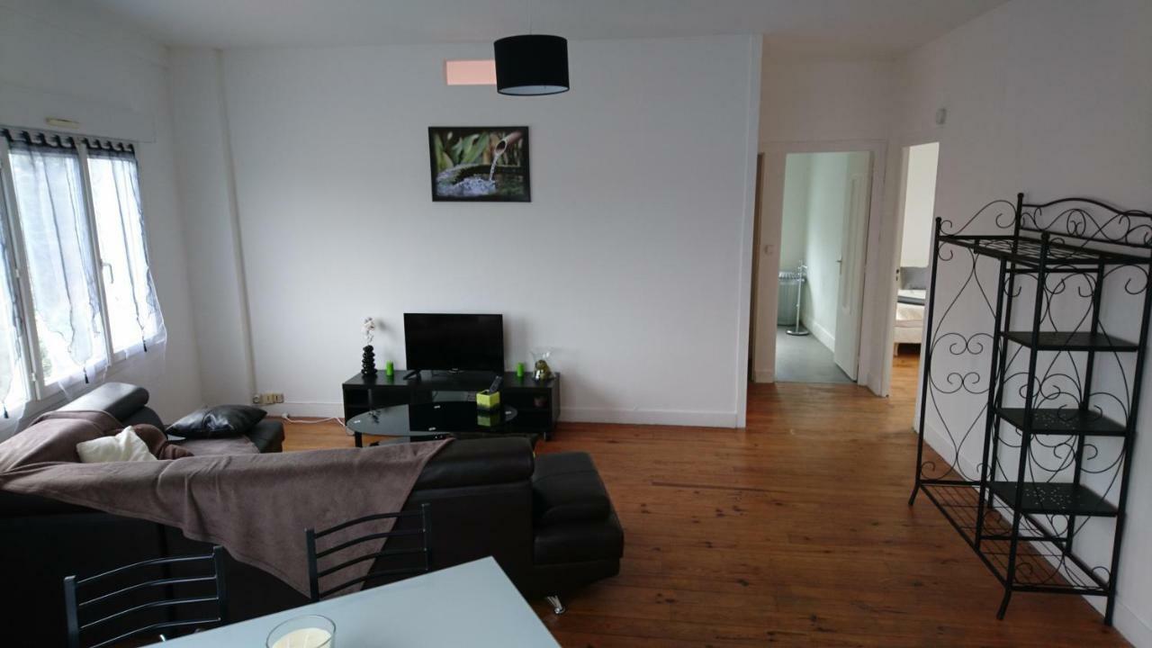Appartement De 79 M² A 500 Metres De La Cure Jonzac Exterior photo